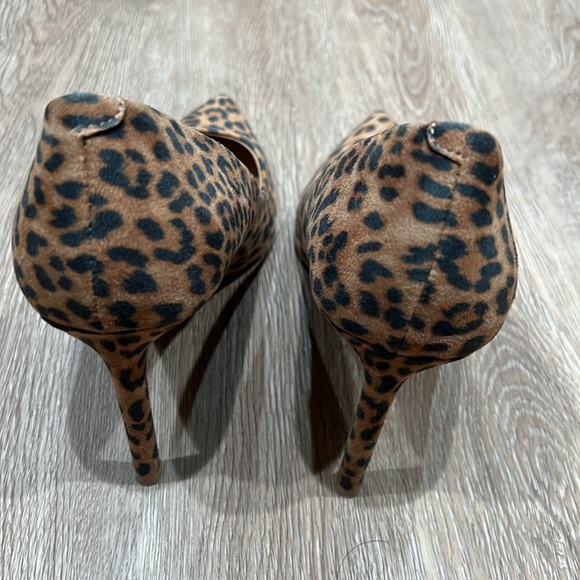 Express Leopard Heels - Picture 2 of 4